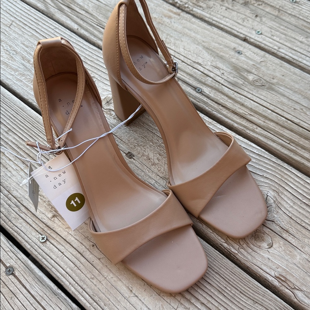 A New Day Women's Tan Shelly Ankle Strap Heel Memory Foam Insole Size 11 - Picture 6 of 6